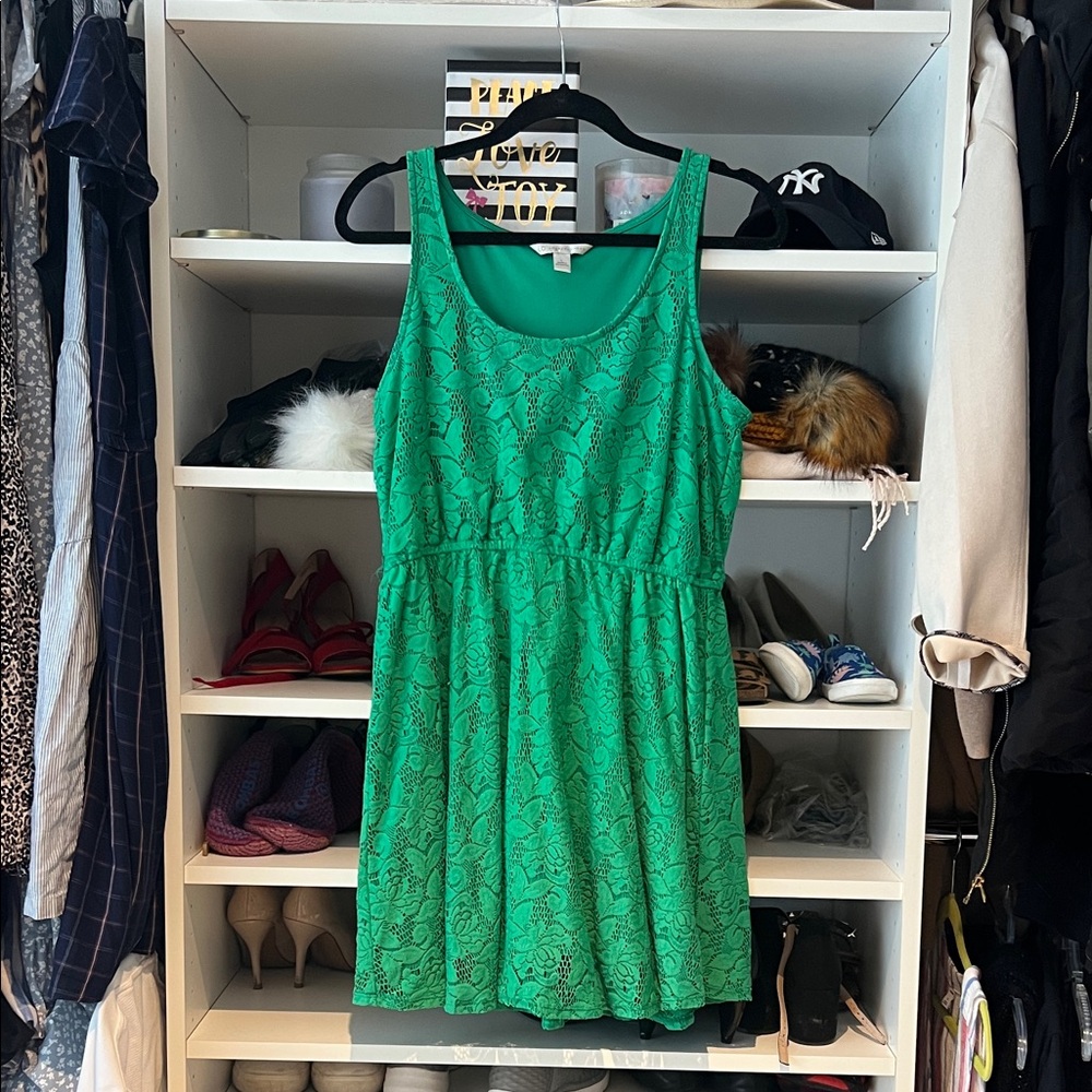 Green Lace Sleeveless Dress